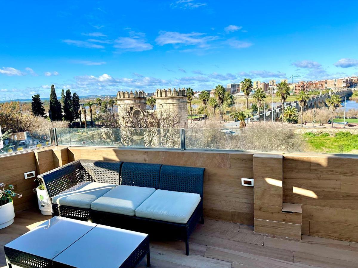 Alojamientos Puerta Palma Con Vistas Y Parking Бадахос Екстериор снимка