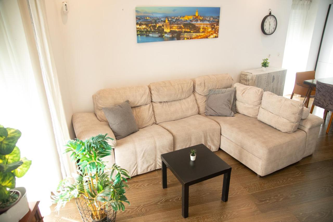 Alojamientos Puerta Palma Con Vistas Y Parking Бадахос Екстериор снимка
