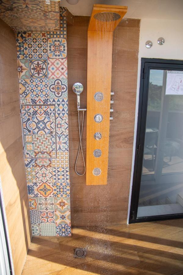 Alojamientos Puerta Palma Con Vistas Y Parking Бадахос Екстериор снимка