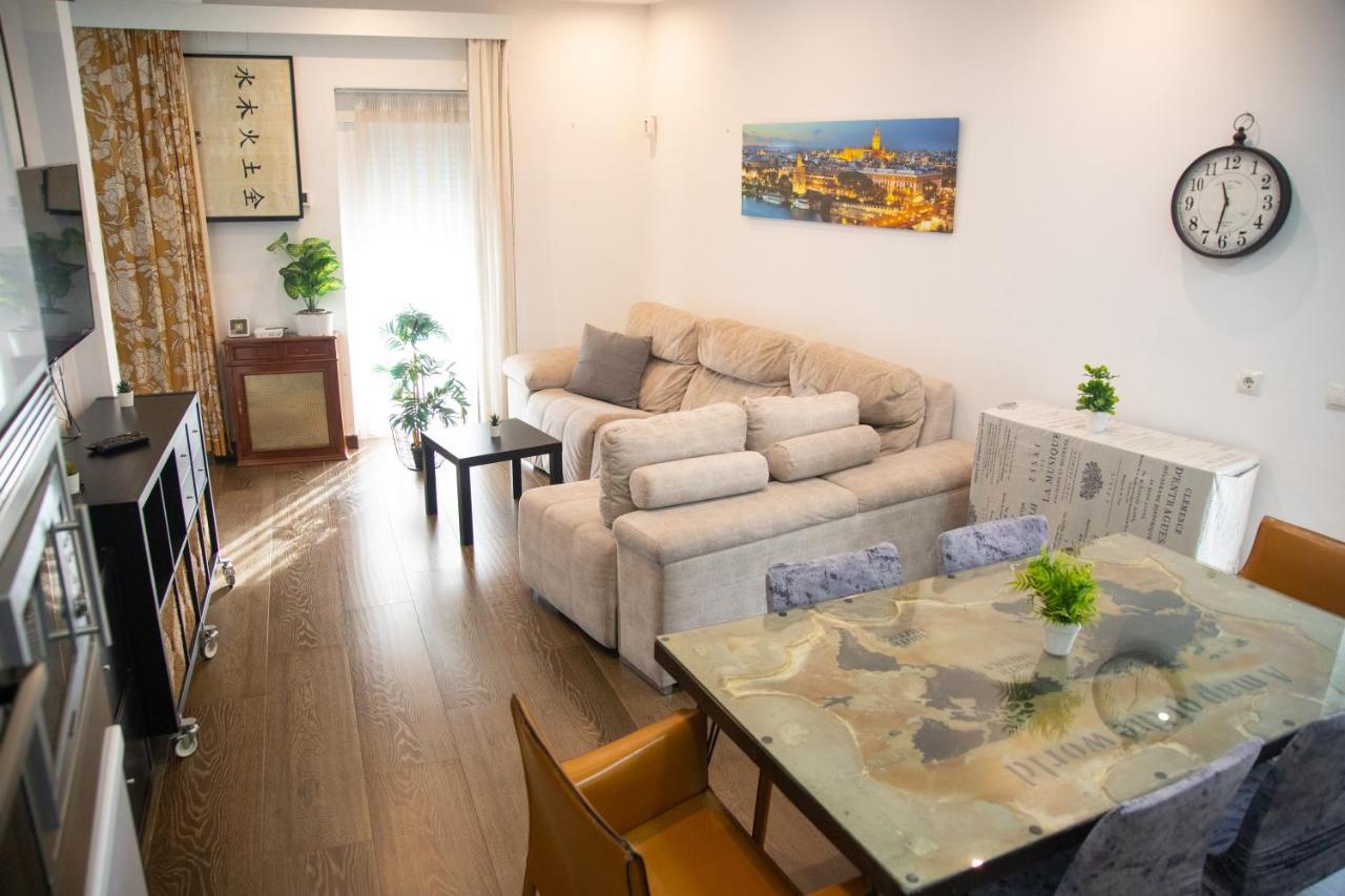 Alojamientos Puerta Palma Con Vistas Y Parking Бадахос Екстериор снимка