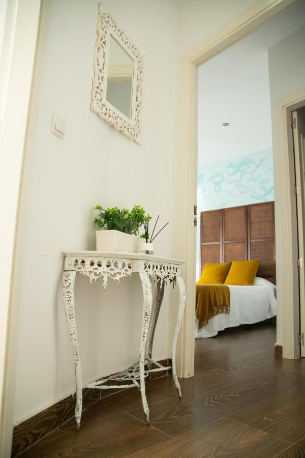 Alojamientos Puerta Palma Con Vistas Y Parking Бадахос Екстериор снимка