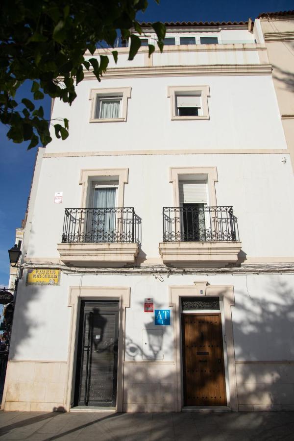 Alojamientos Puerta Palma Con Vistas Y Parking Бадахос Екстериор снимка