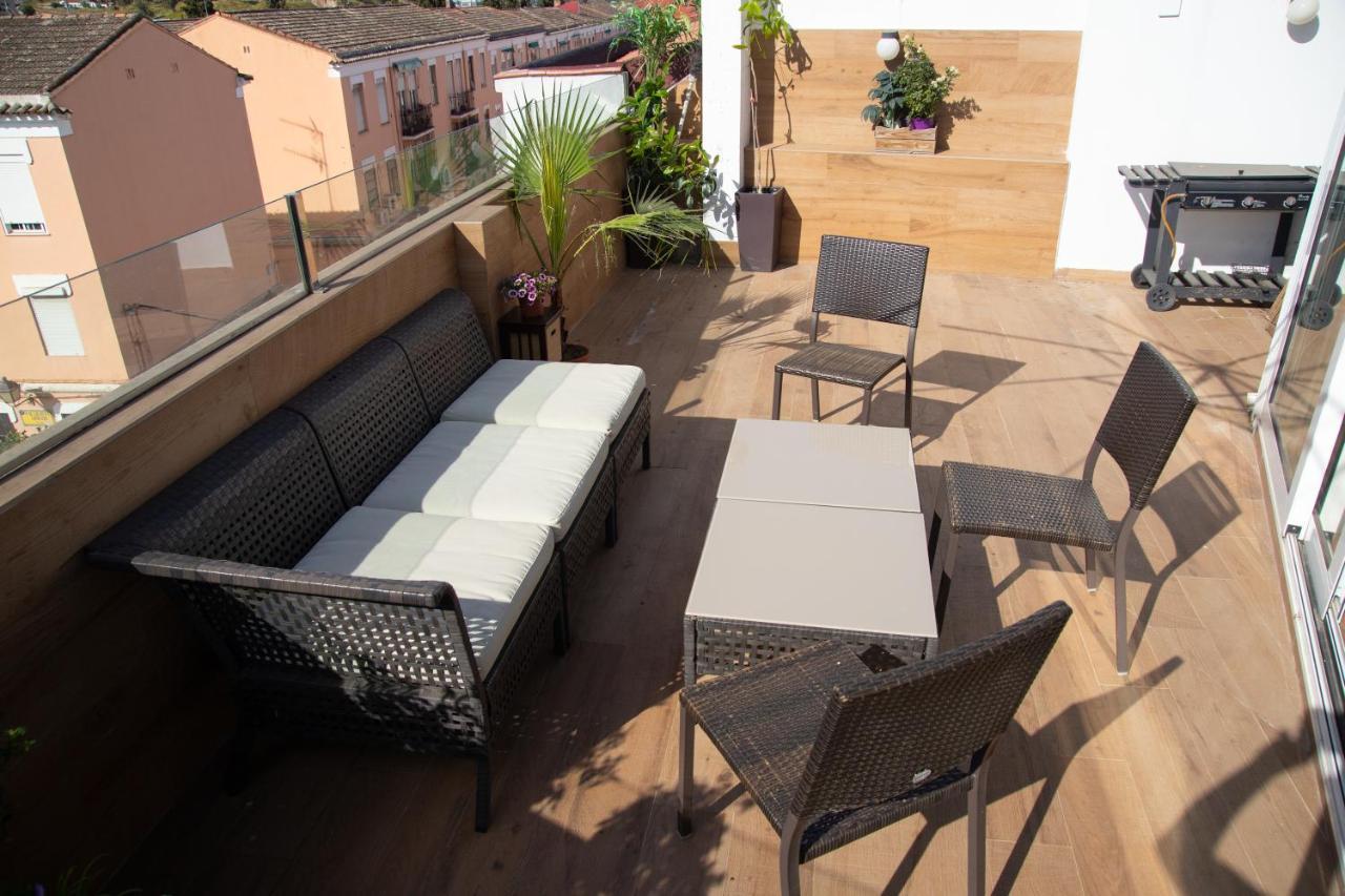 Alojamientos Puerta Palma Con Vistas Y Parking Бадахос Екстериор снимка