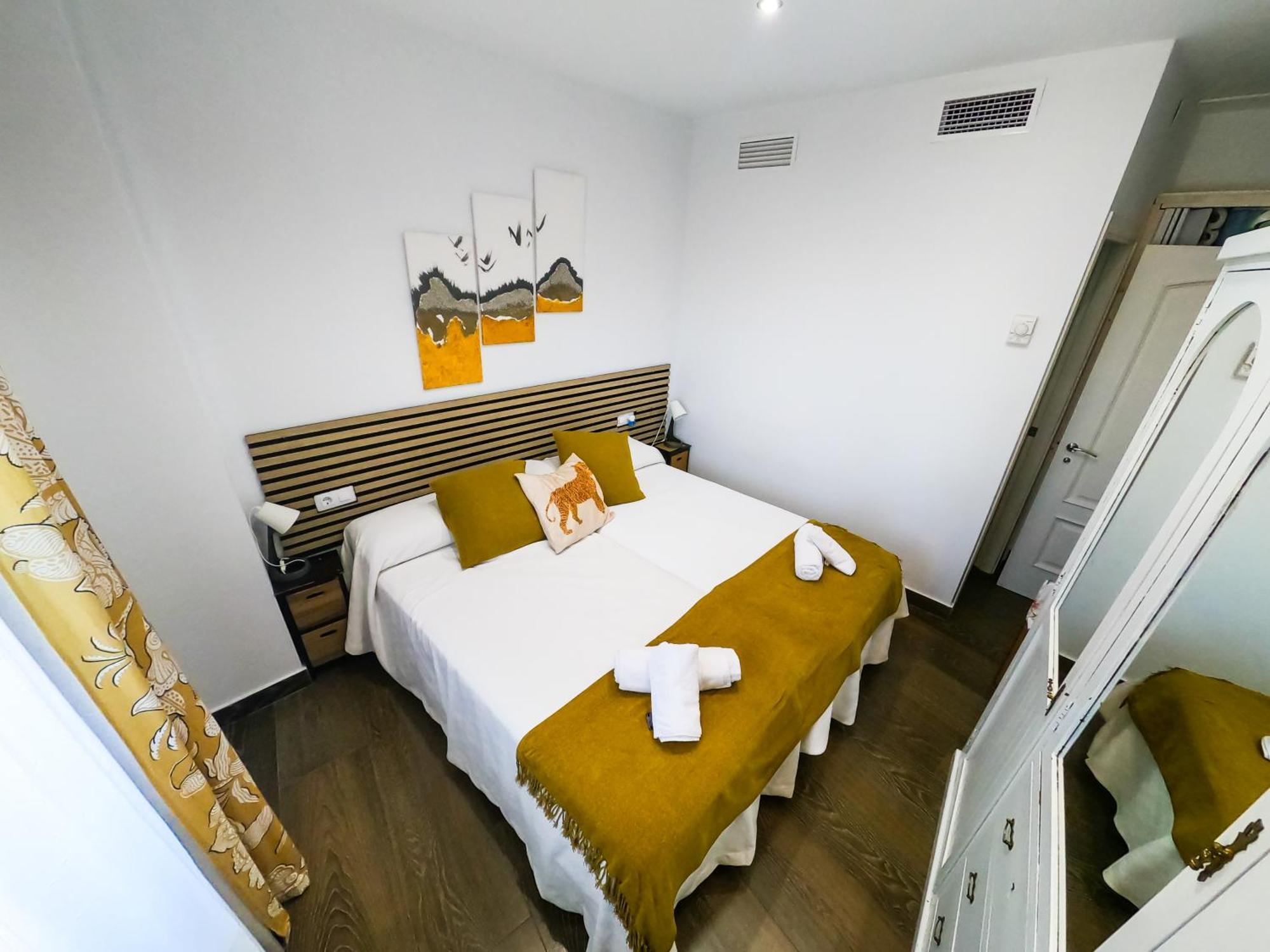 Alojamientos Puerta Palma Con Vistas Y Parking Бадахос Екстериор снимка